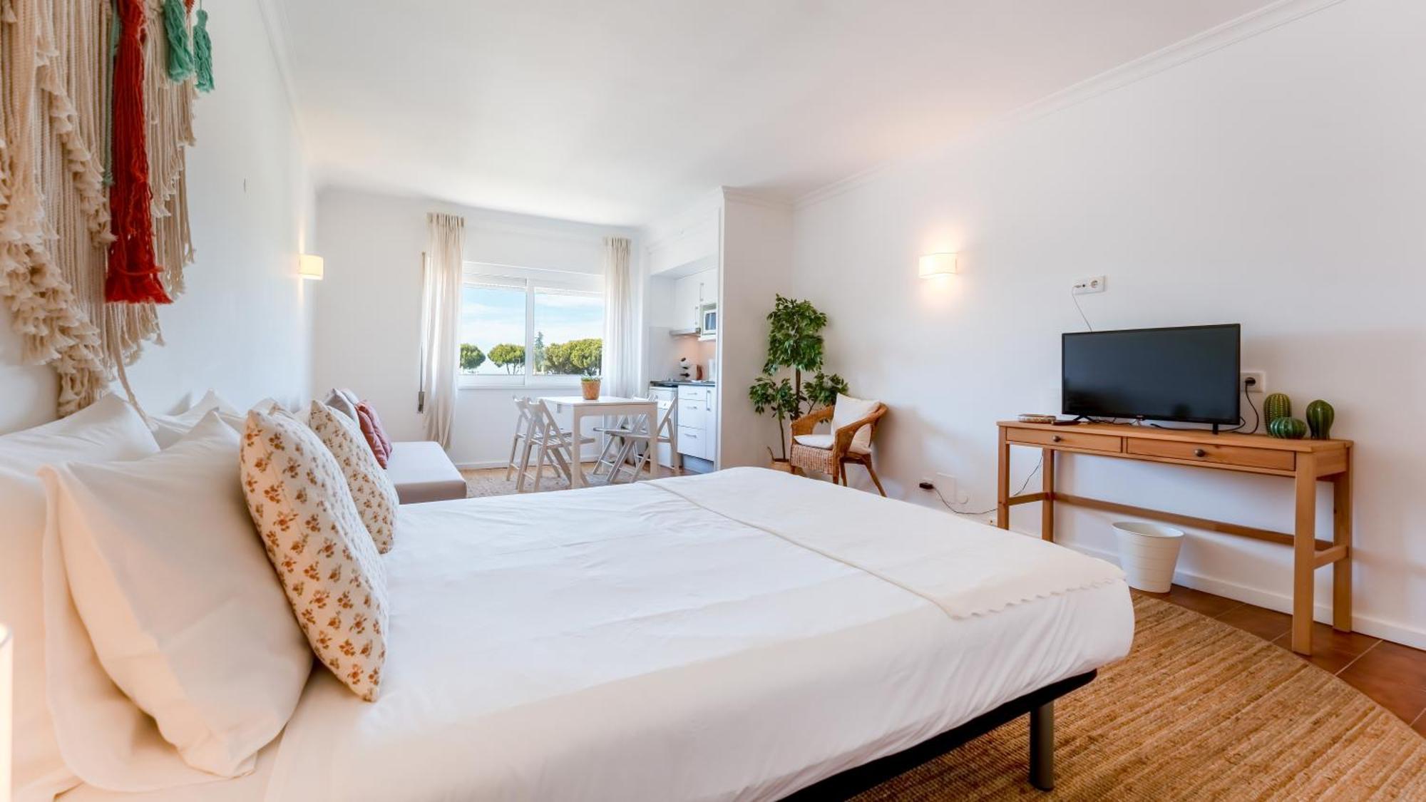 Stylish With Pool By Lovelystay Apartment *