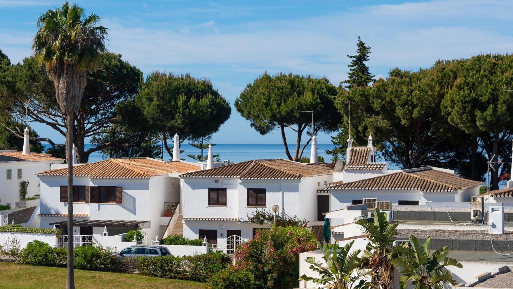 Apartment Stylish With Pool By Lovelystay Albufeira
