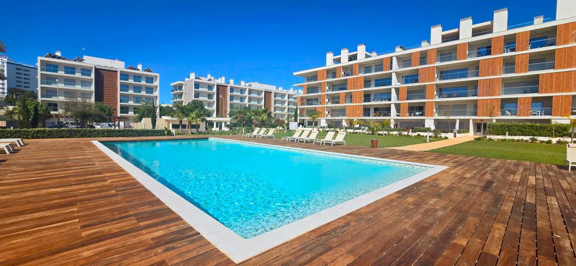 Marvell Design With Heated Pool&gym&playground Apartment