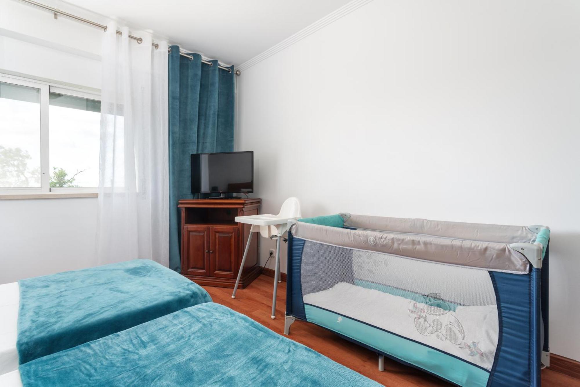 Homes Luxurious With 2 Bedrooms, Swimming Pool & Patio Apartment
