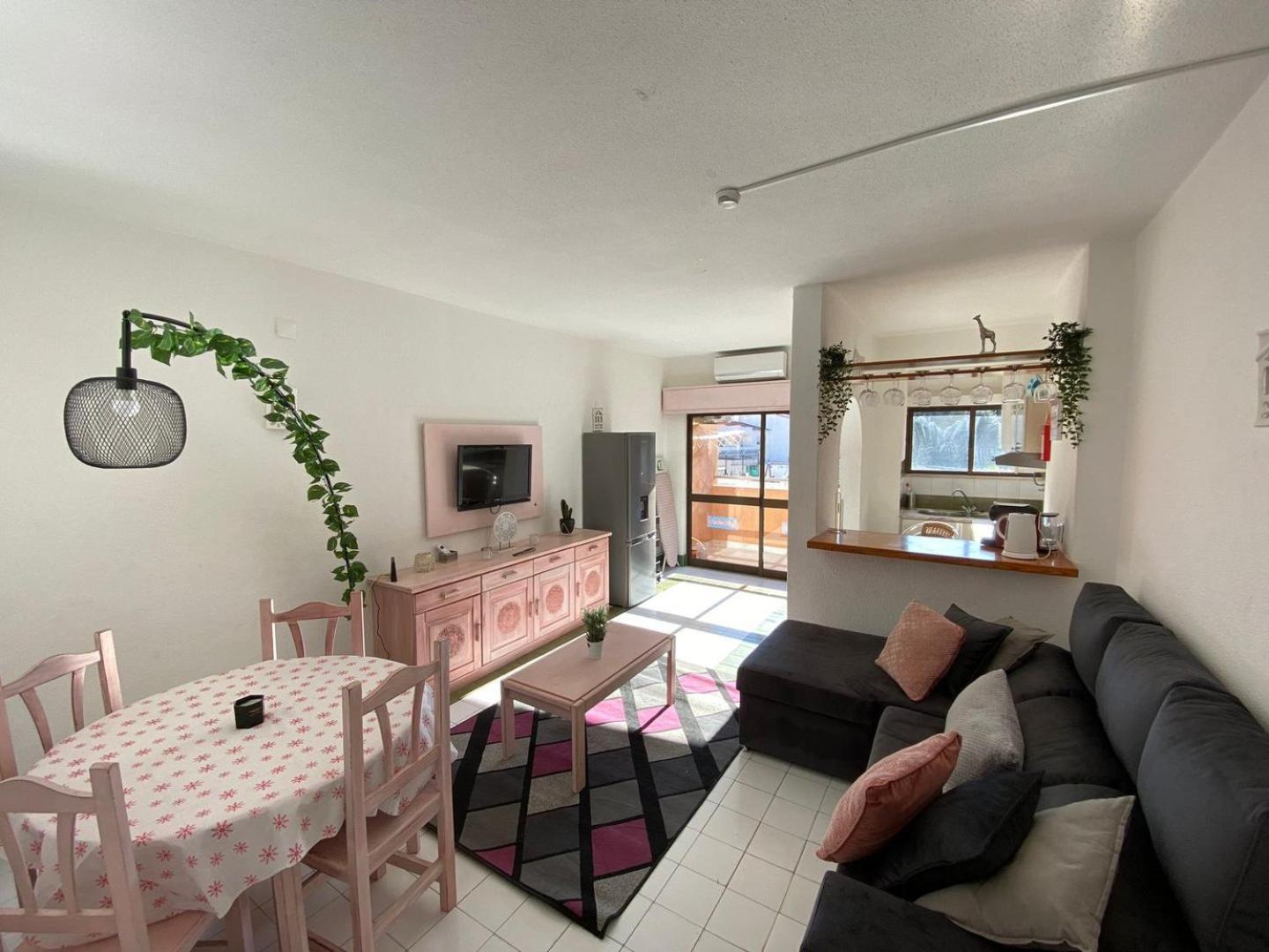 Apartment The Concierge - Pool Choromar