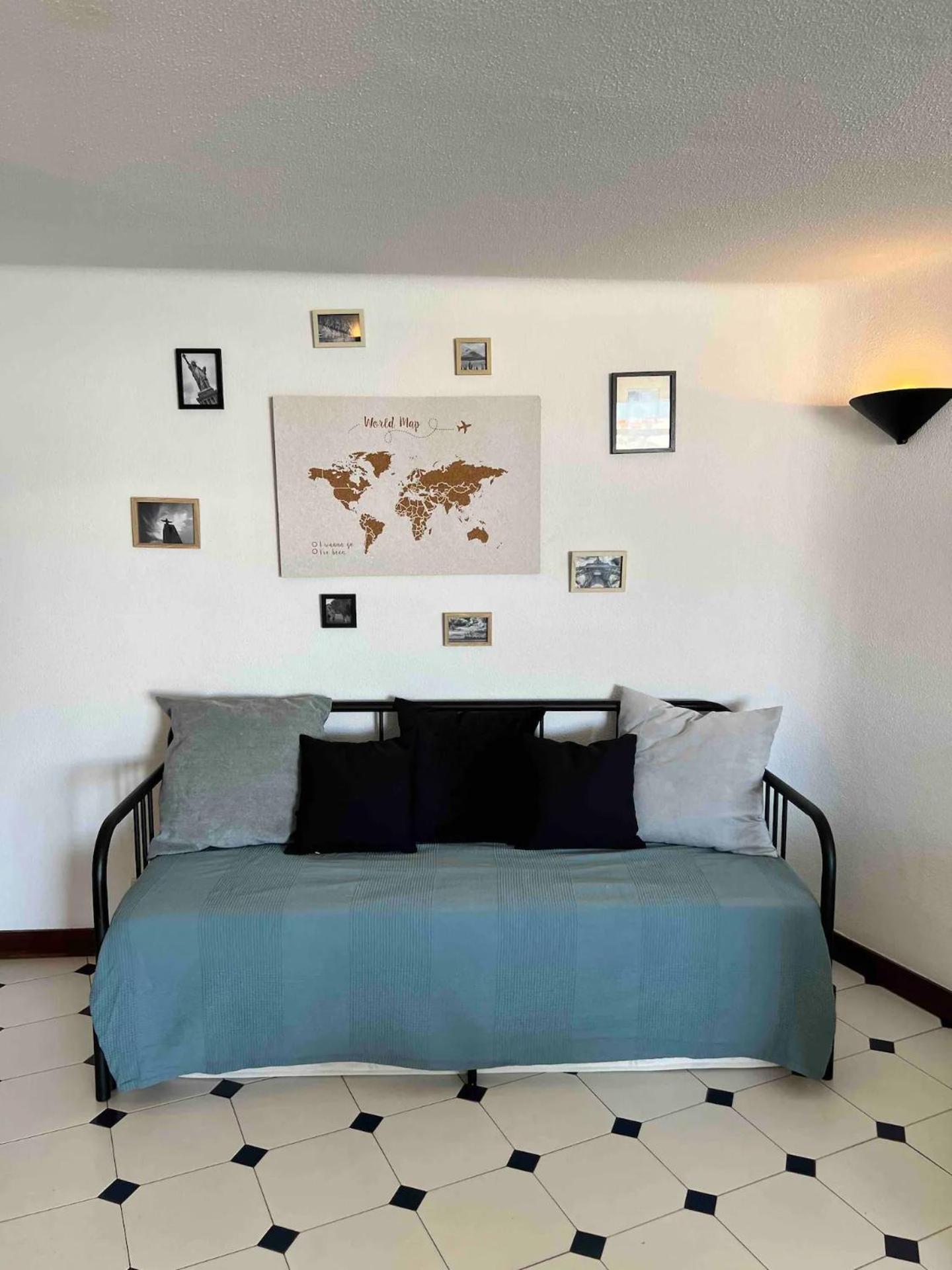 Coral By Apartment *