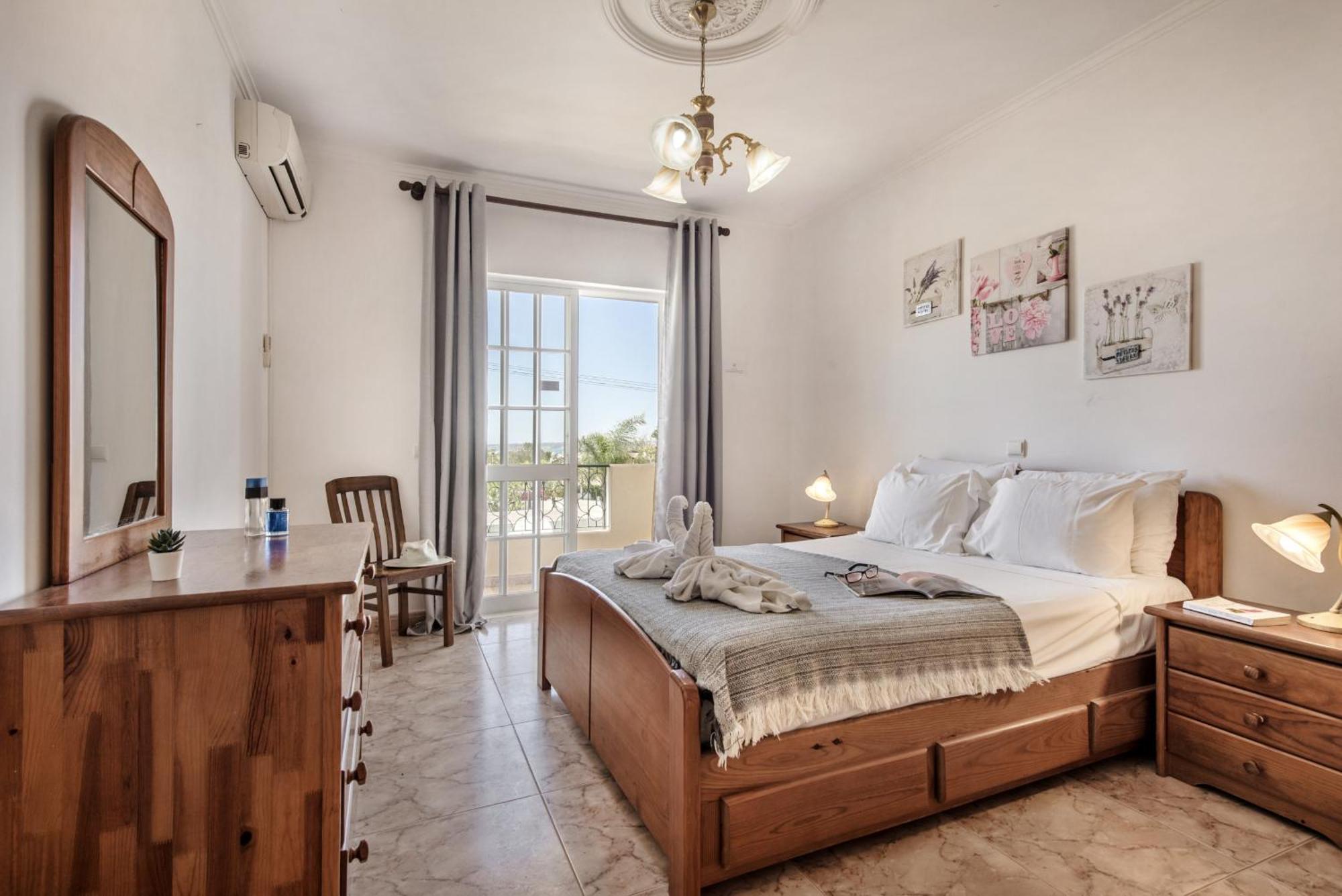 Alexandra By Algarve Holidays * Albufeira