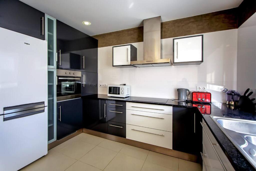 Lux 5br Private Pool In The Marina *