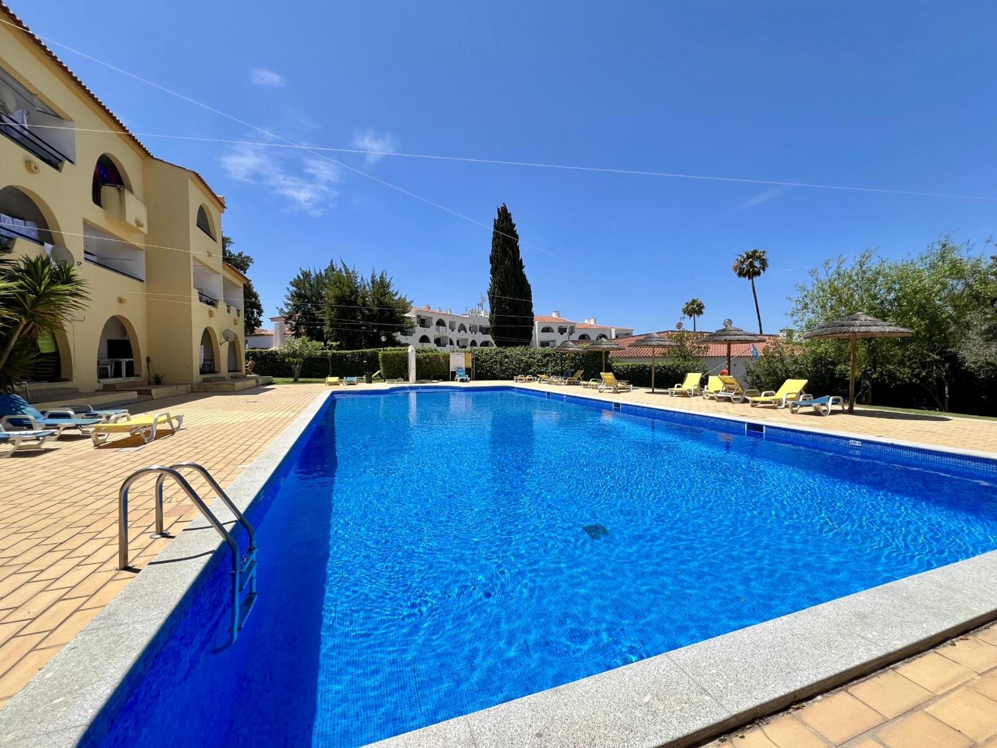 Tropical View With Pool By Homing Albufeira