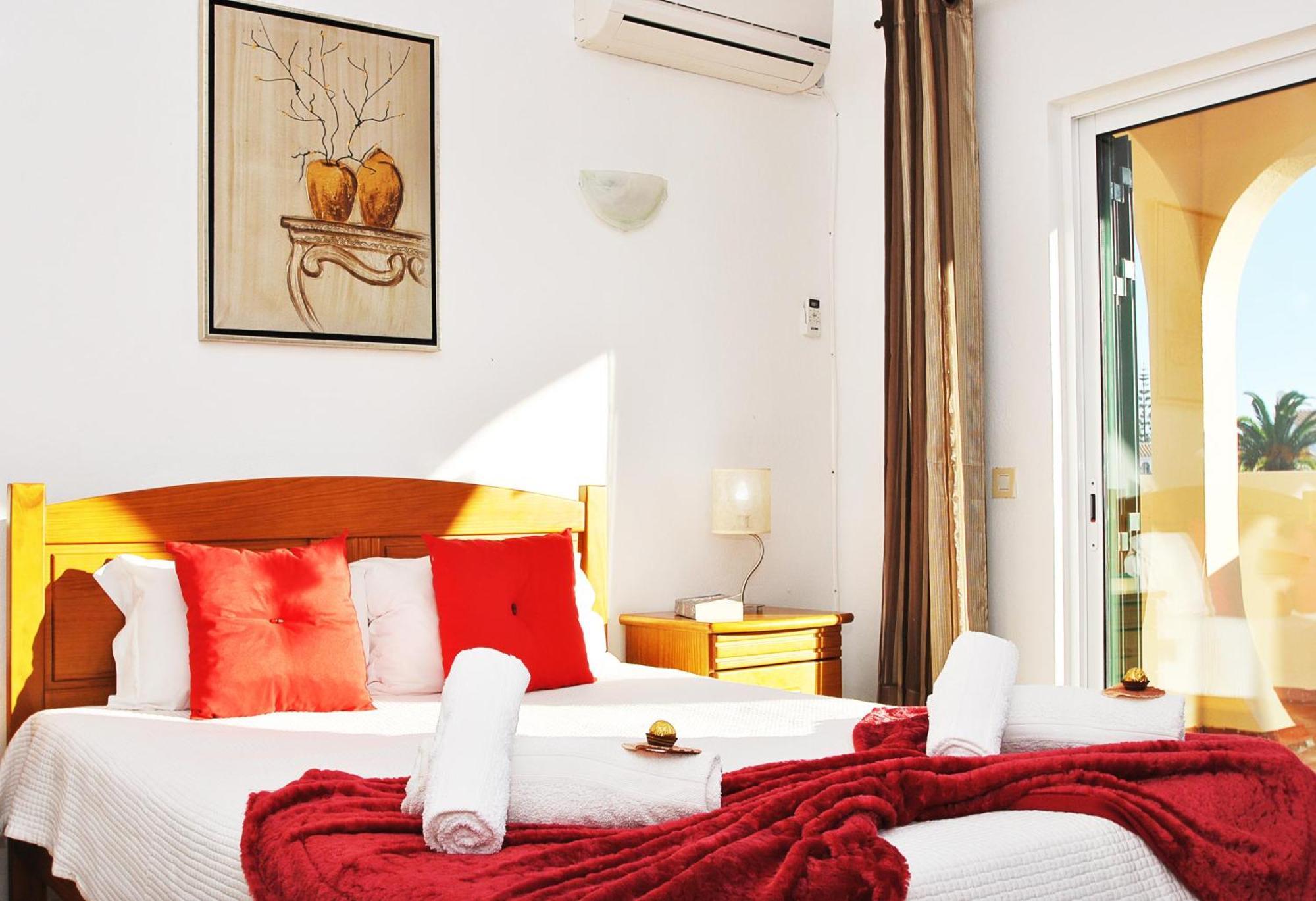 Villa La Romana By Algarve Vacation *