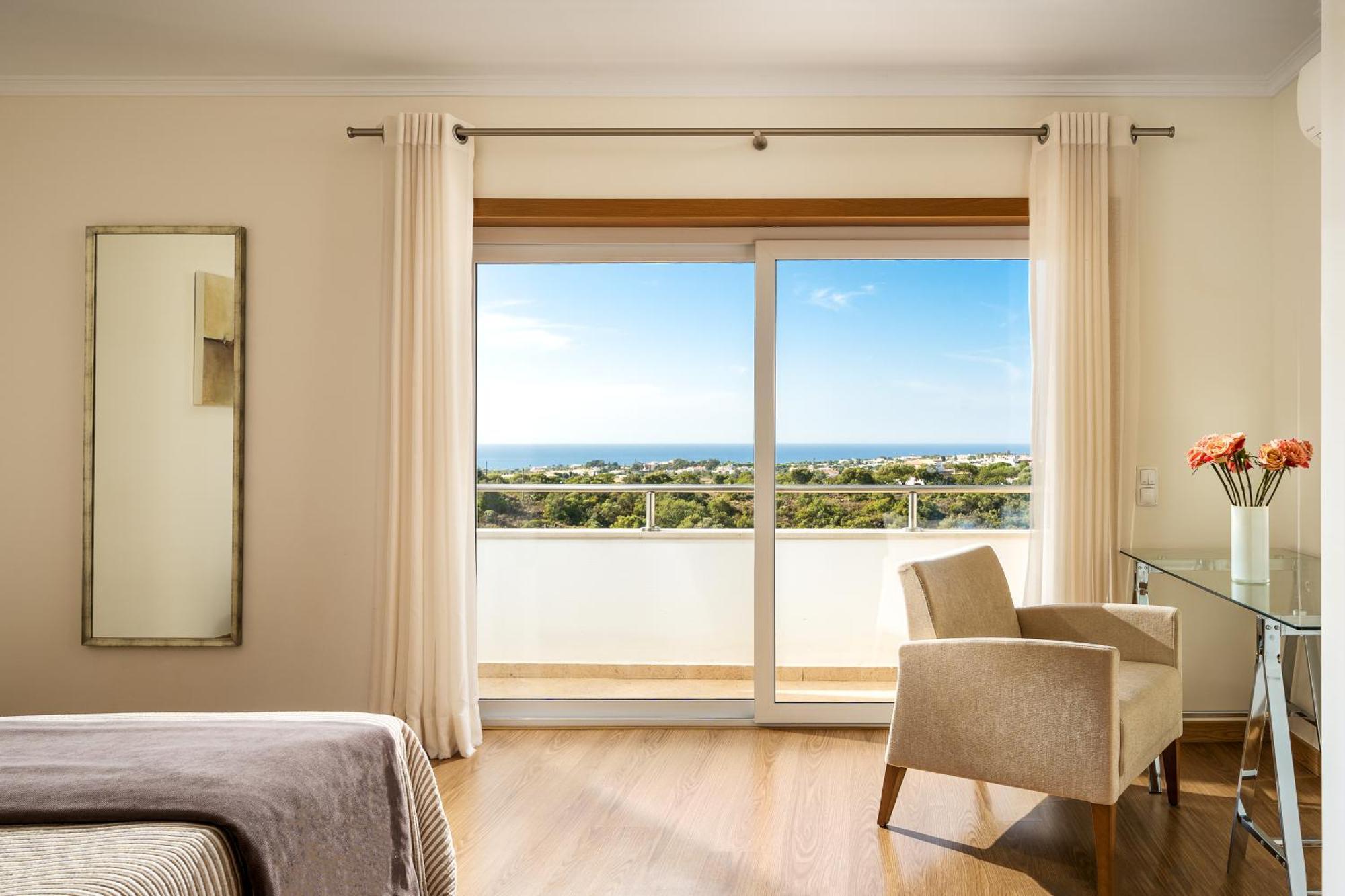 Ocean View Luxe Poolside Retreat Apartment