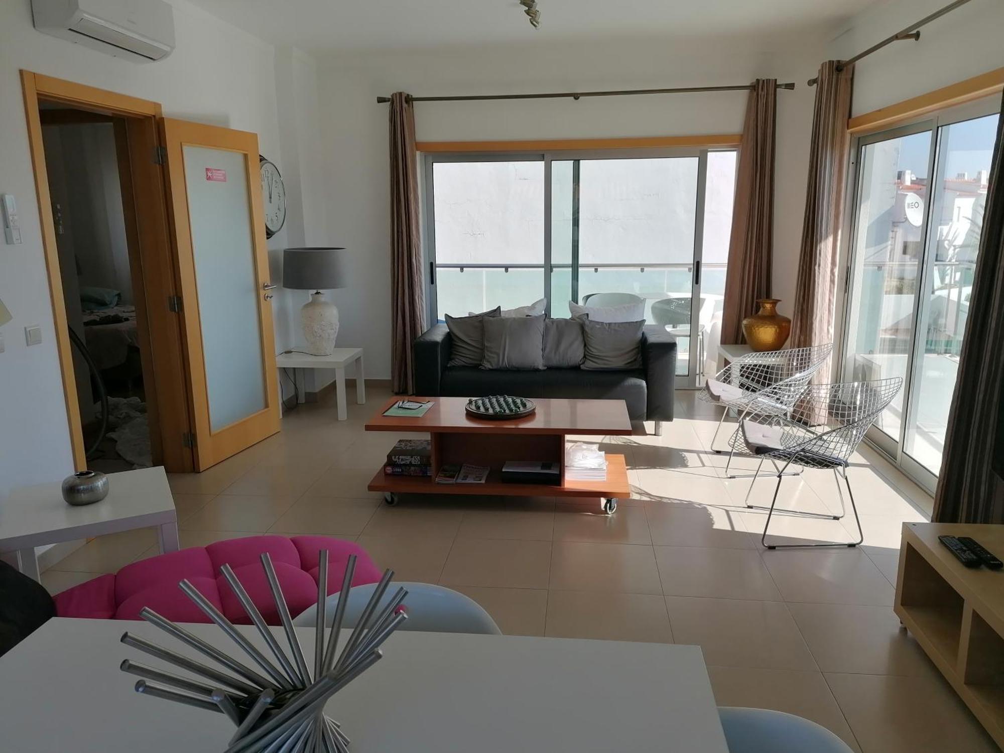 Modern With Sunny South Facing Terrace Apartment Albufeira