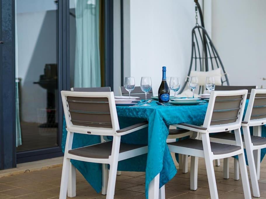 Rainbow House - Sea View & Pool & Garage & Garden & Albufeira