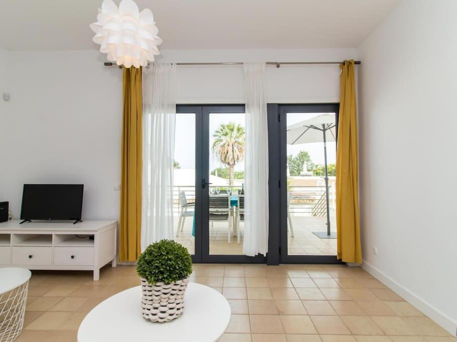 Rainbow House - Sea View & Pool & Garage & Garden & Pousada Albufeira