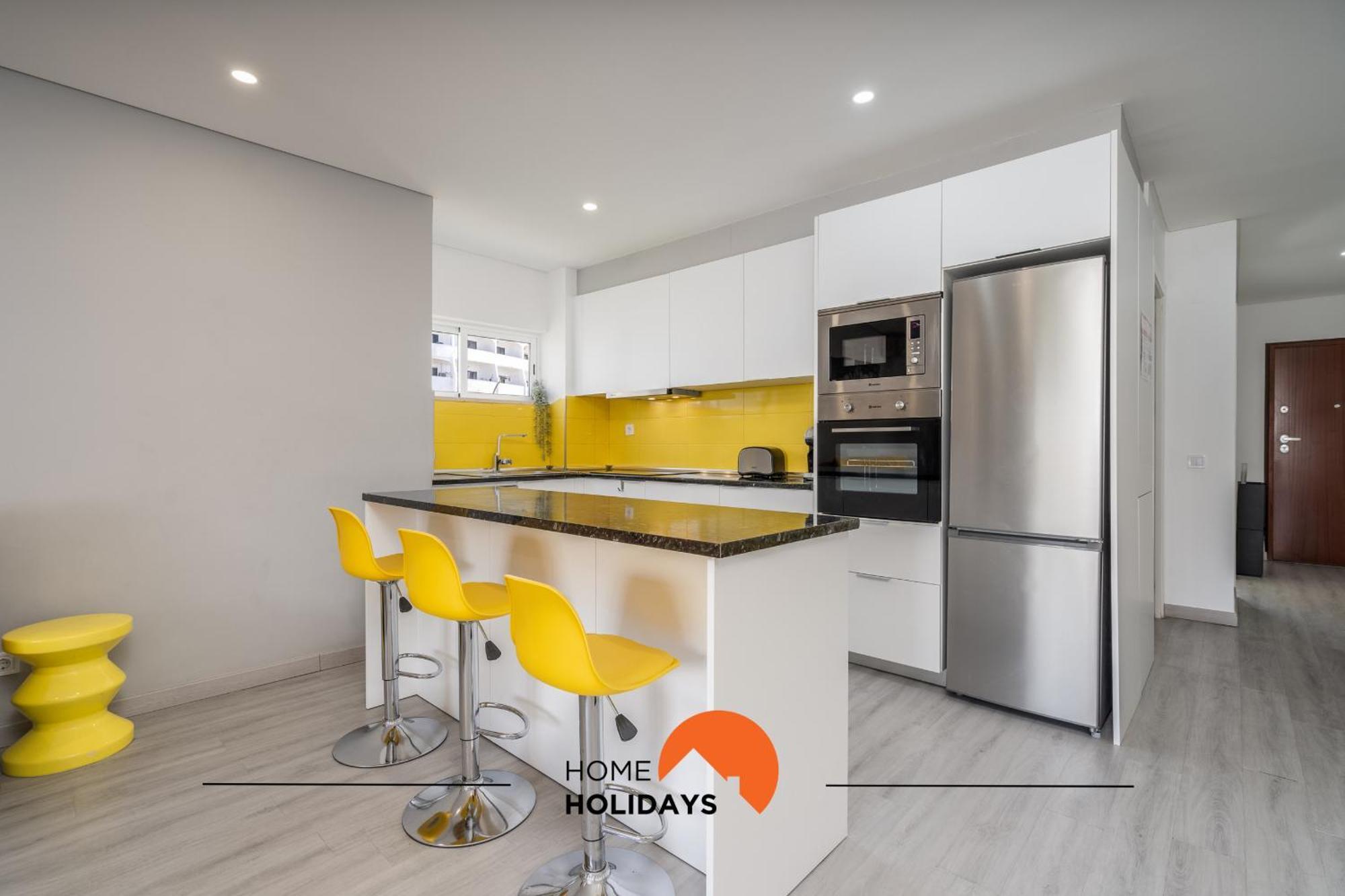 #227 Sunflower Flat By Holidays Apartment