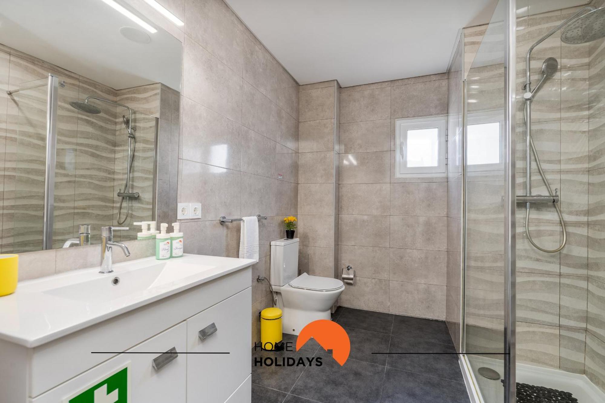 #227 Sunflower Flat By Holidays Apartment *