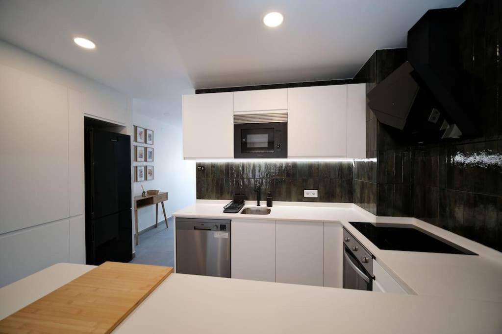 Apartment Sea Turtle - *