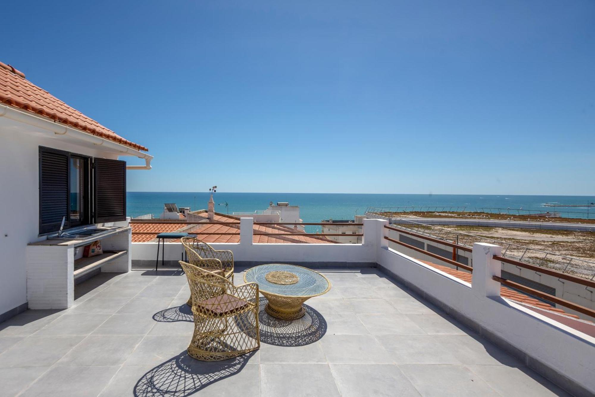 ★ Sea View ★ 1 Minute To Oldtown And ★ Casa de Férias *
