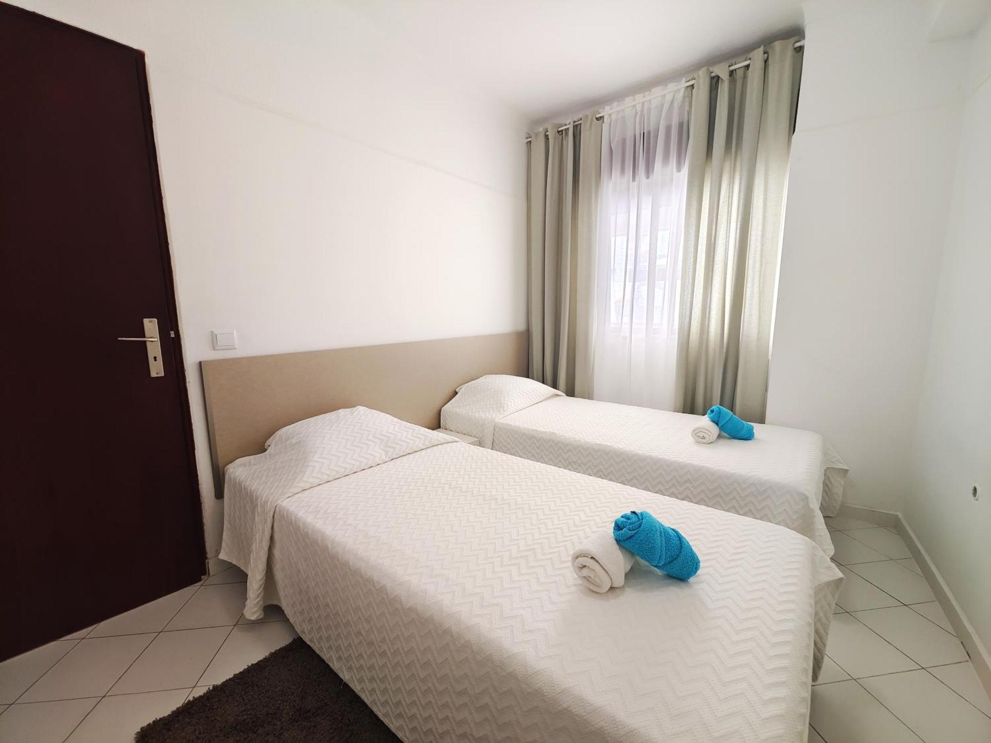 Center Old Town, 8ppl, 5min Fishermans Apartment *