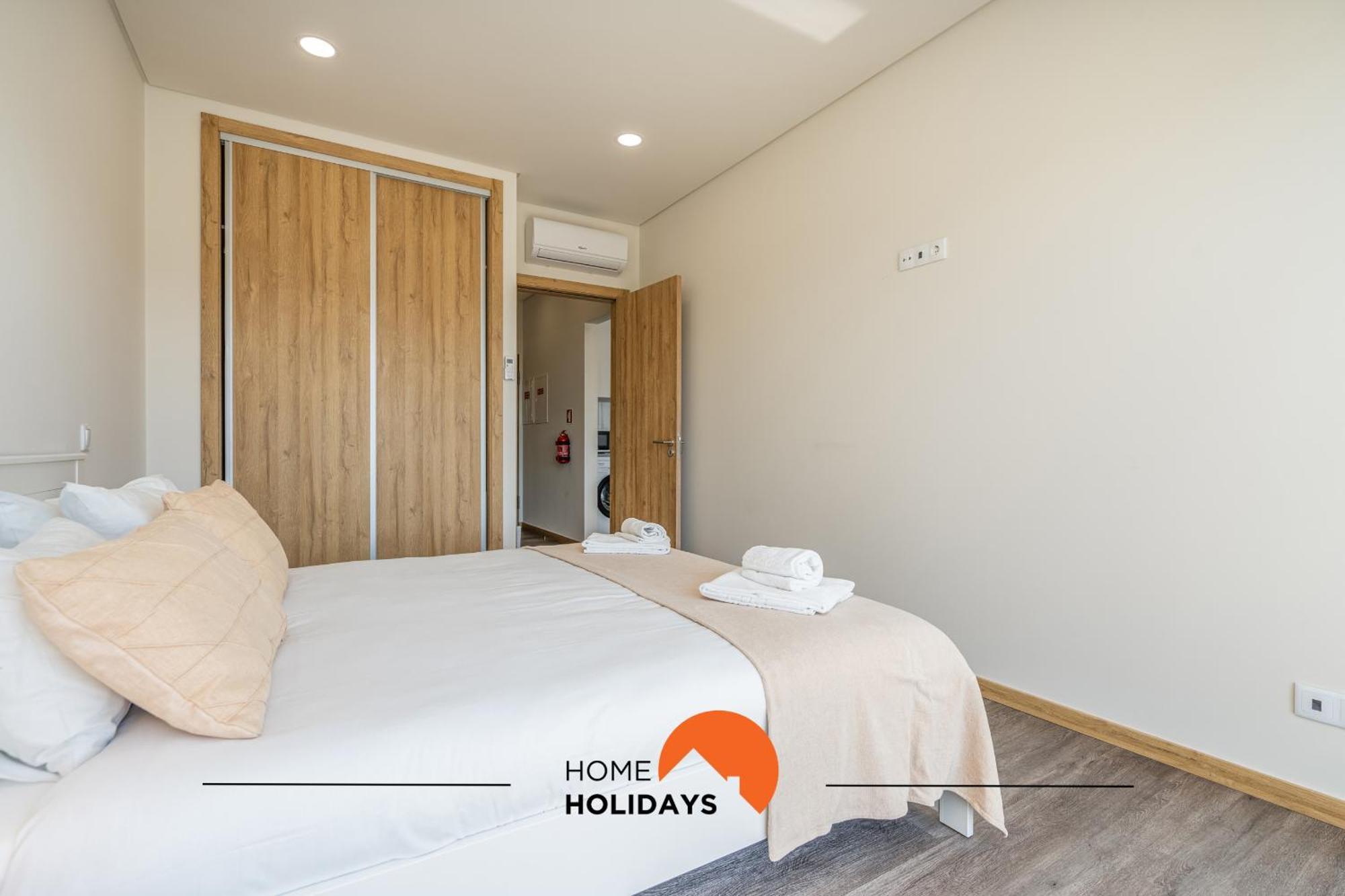 #233 Fox Trail By Holidays *