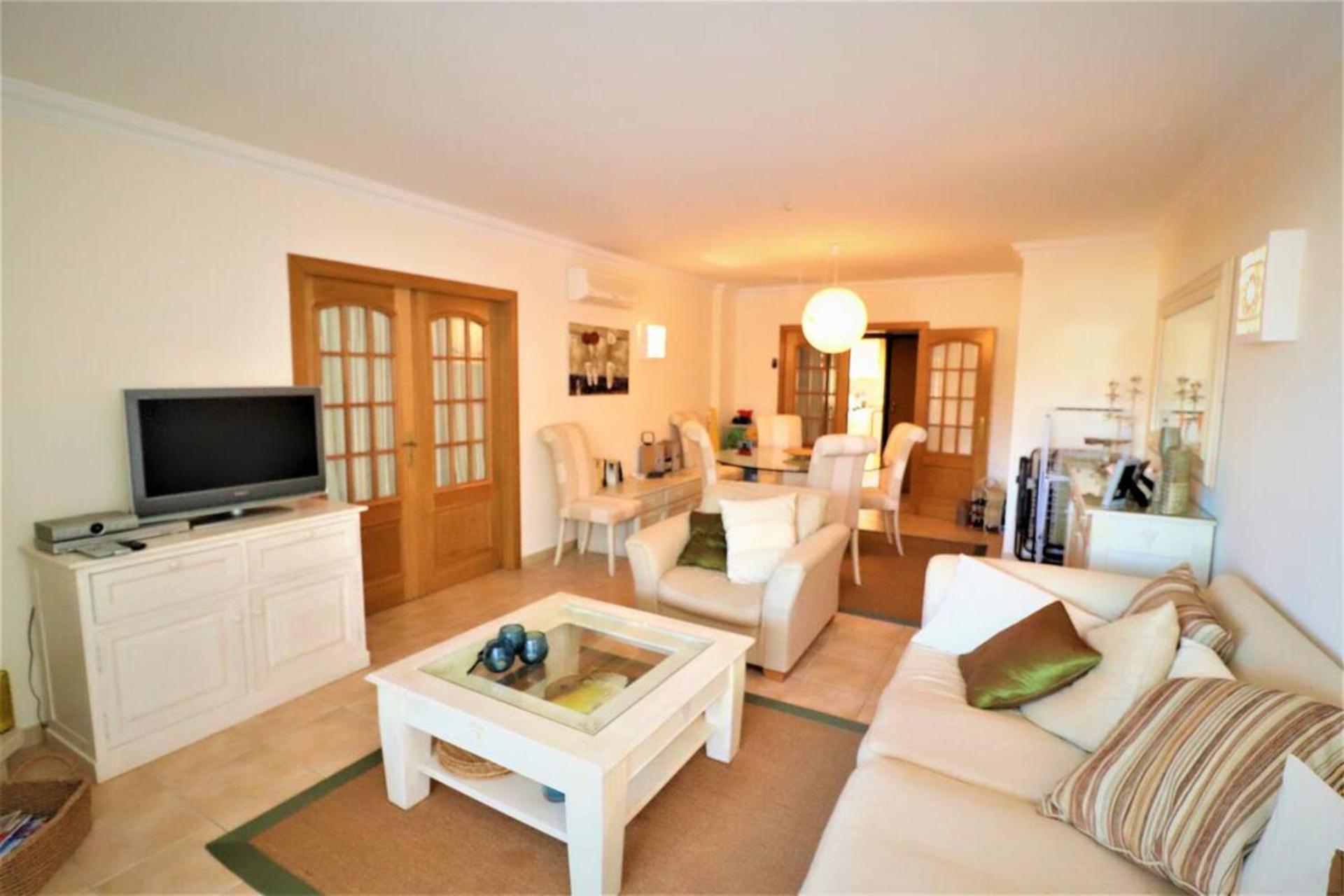 Apartment Stylish 2br With Pool Parking & Wifi