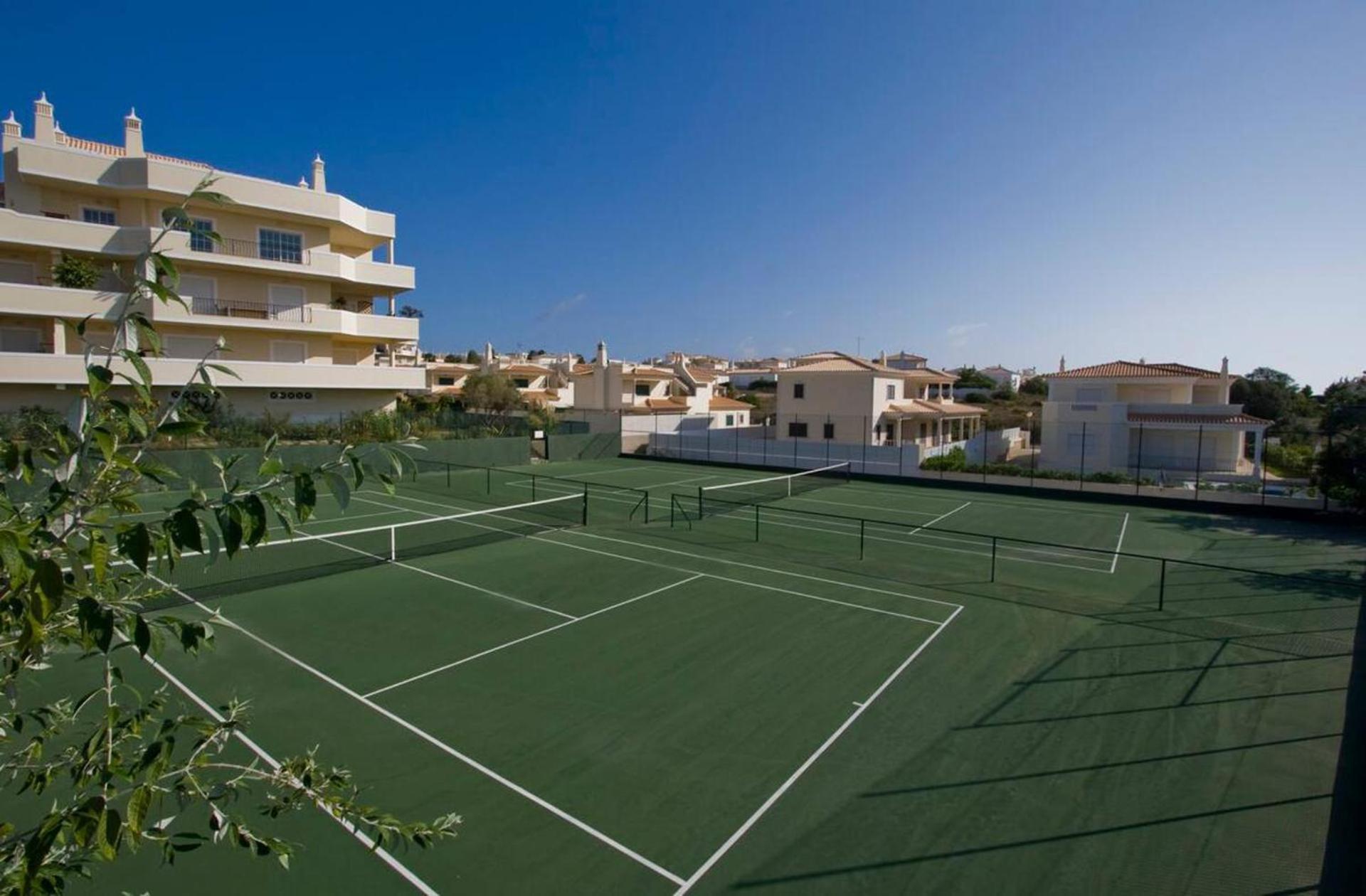 Stylish 2br With Pool Parking & Wifi Albufeira