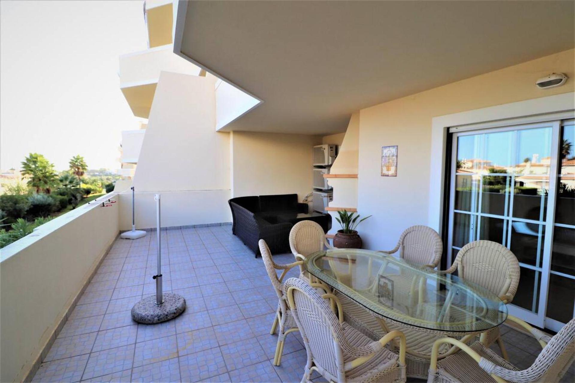 Apartment Stylish 2br With Pool Parking & Wifi