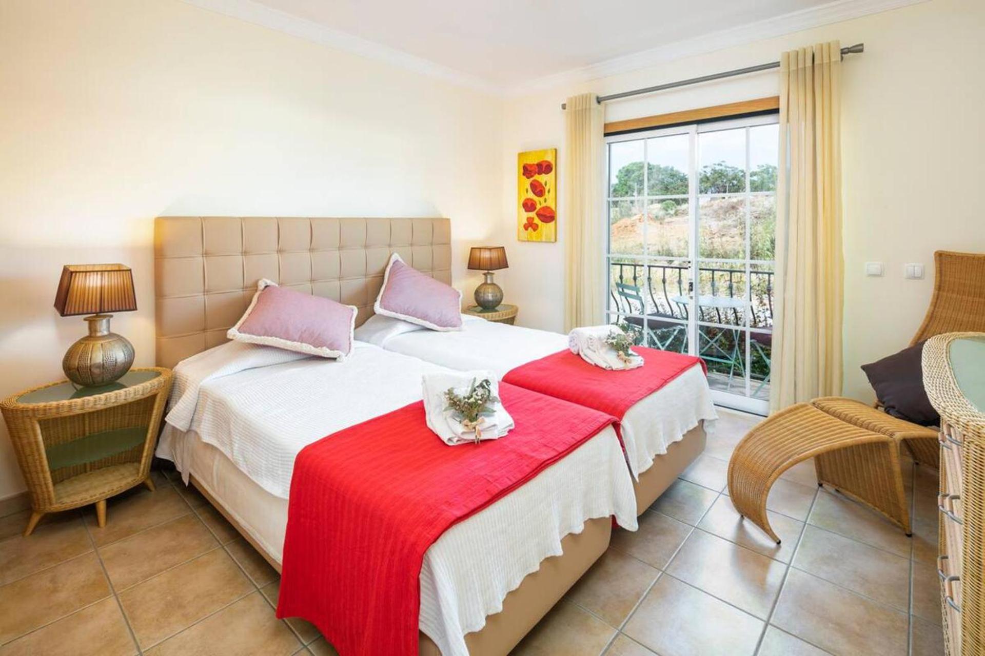 Stylish 2br With Pool Parking & Wifi Albufeira
