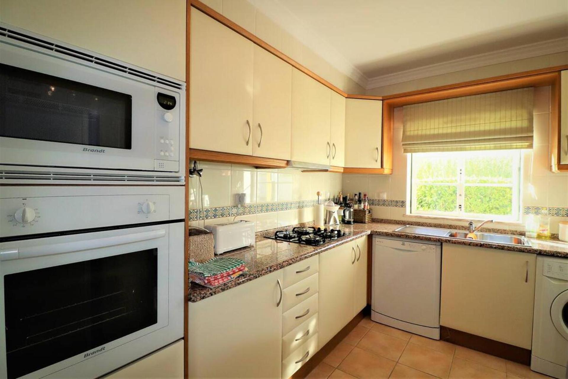 Apartment Stylish 2br With Pool Parking & Wifi Albufeira