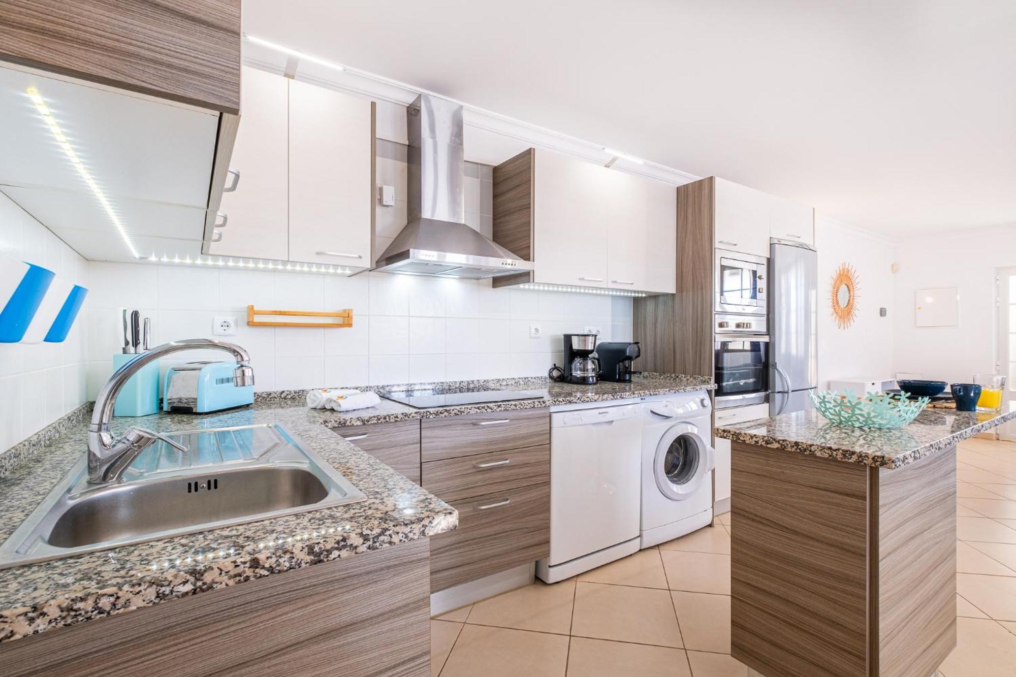 Daisy 2 Bedroom Apartment *