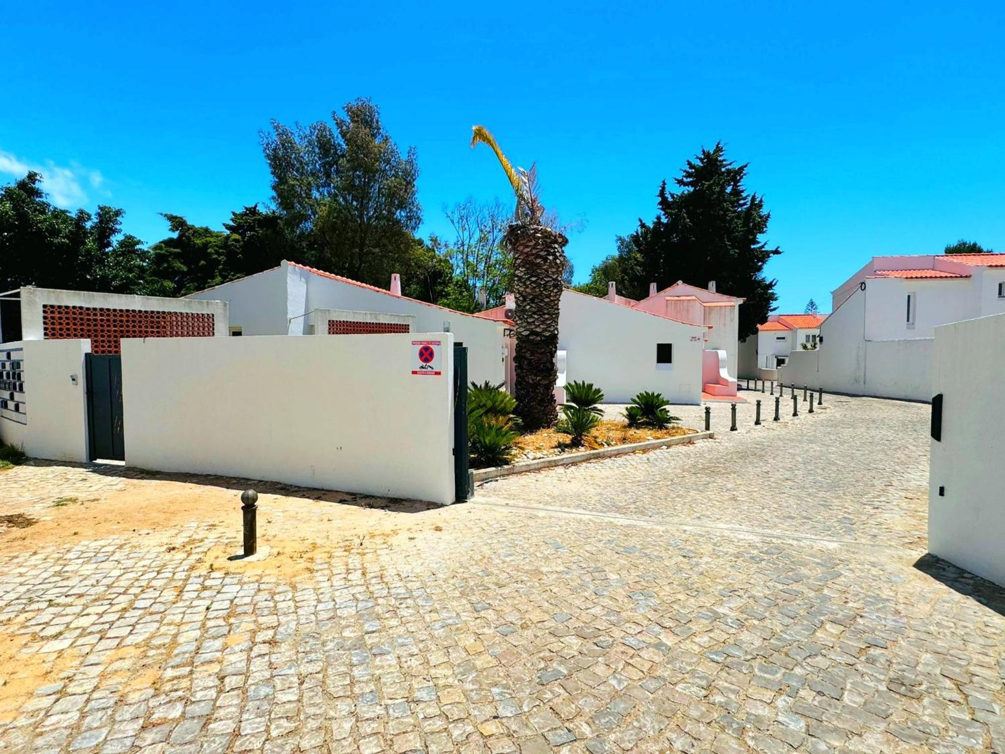 Vilanova, T0 - Modern Flat At Oura On The Strip With Balcony With View To The Pool, Pool Access, Lift And Air Conditioning Appartement Albufeira