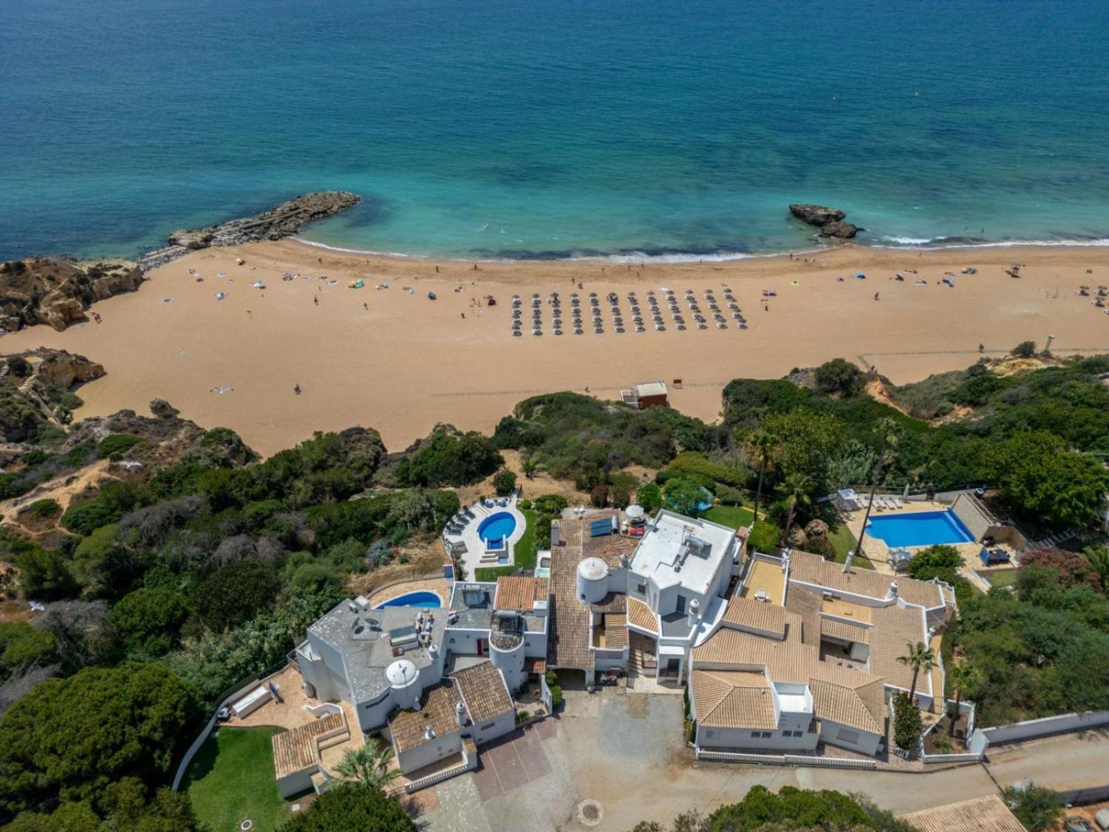 Villa Luxurious Beachfront De La With Private Acces