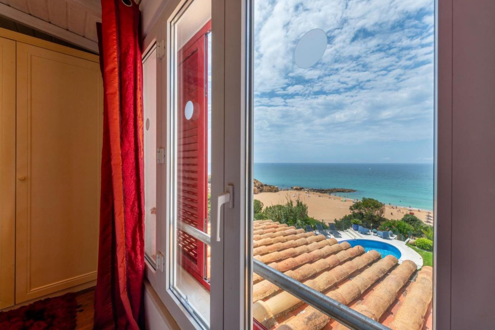 Villa Luxurious Beachfront De La With Private Acces *