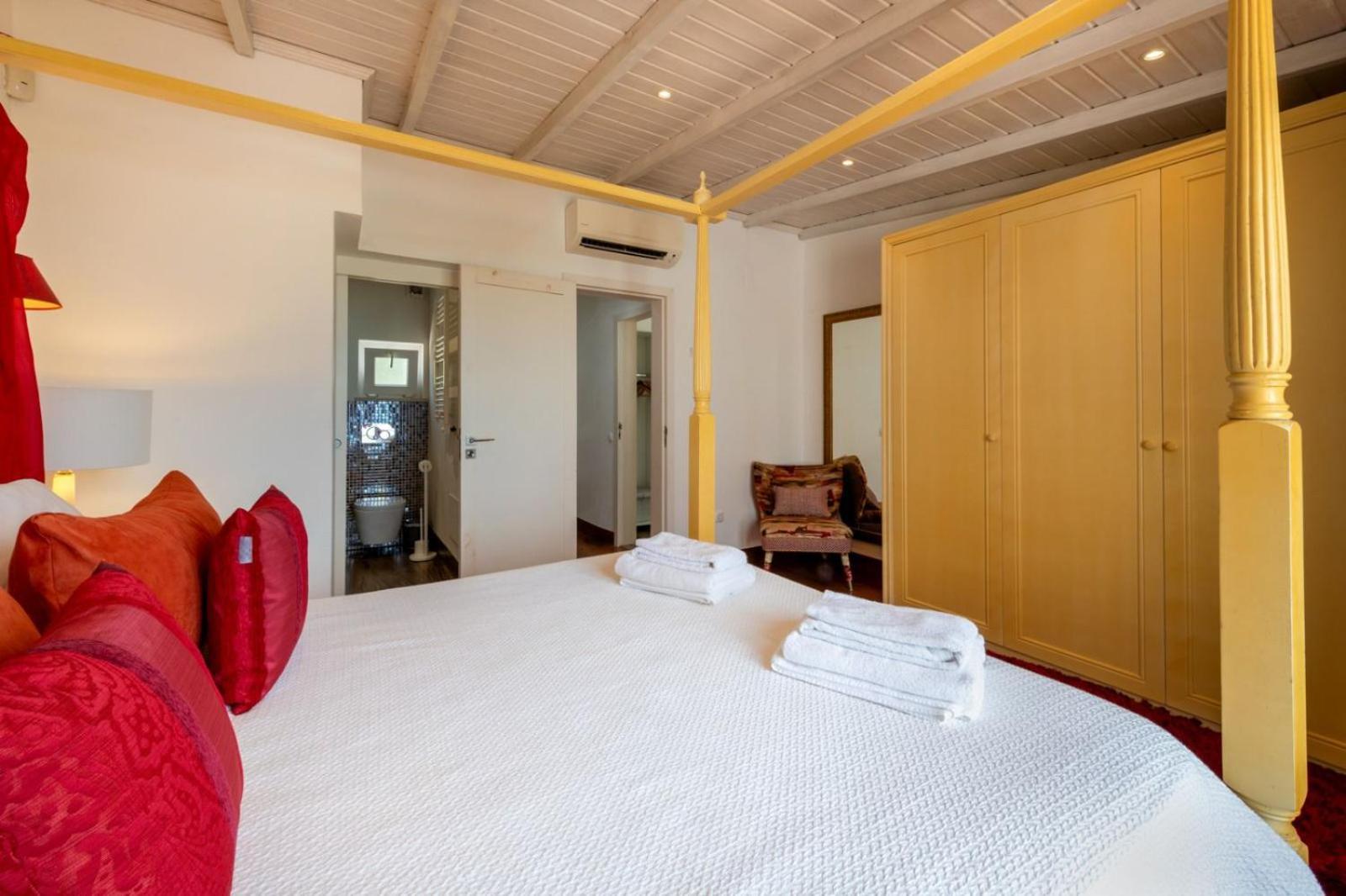 Luxurious Beachfront De La With Private Acces * Albufeira
