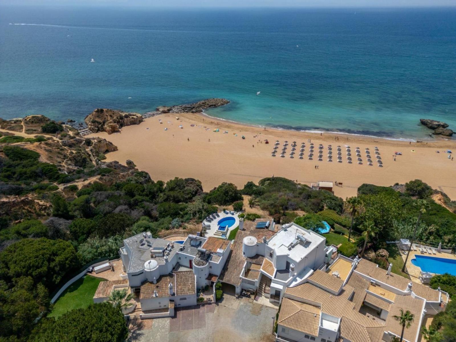 Villa Luxurious Beachfront De La With Private Acces