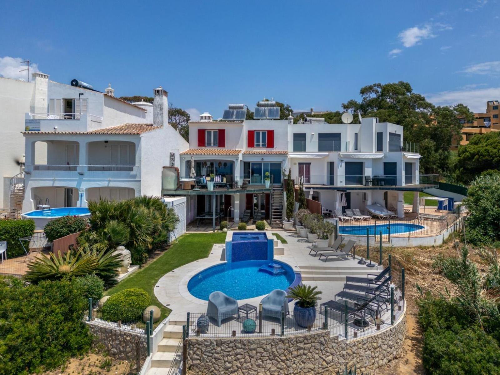 Villa Luxurious Beachfront De La With Private Acces *