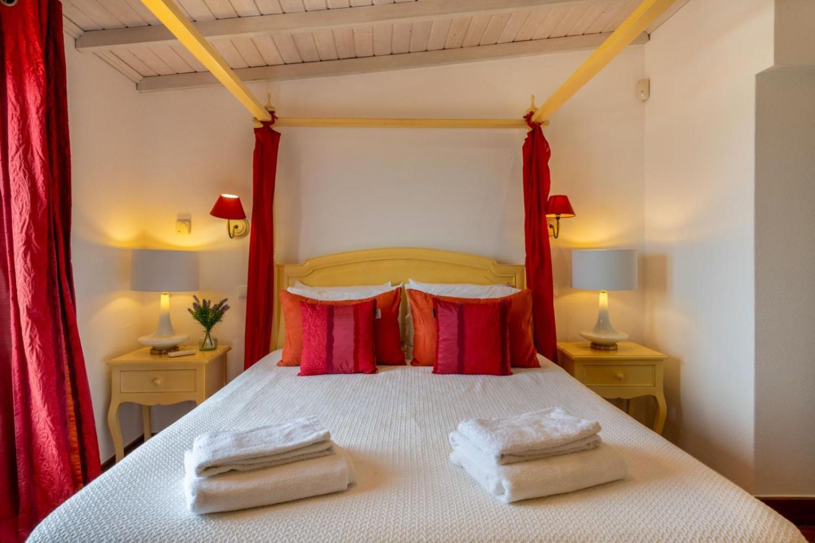 Luxurious Beachfront De La With Private Acces Villa Albufeira