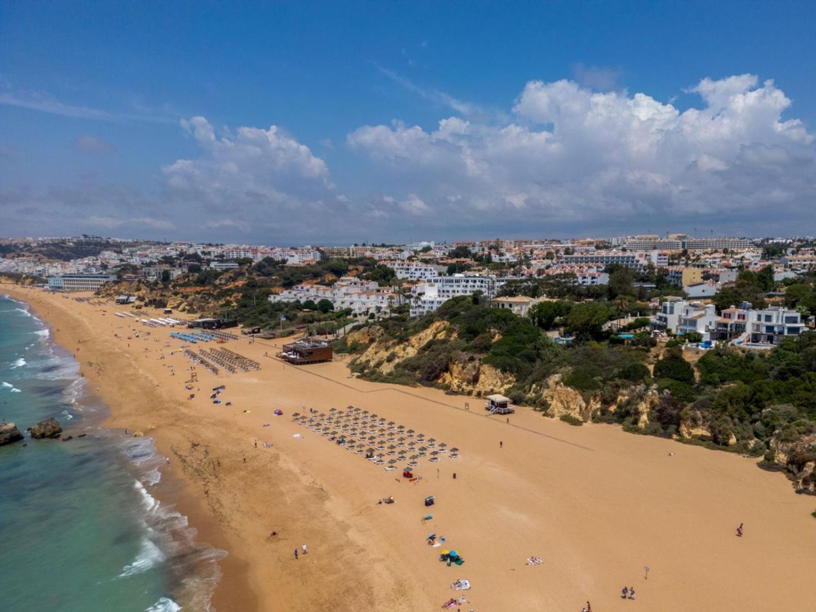 Luxurious Beachfront De La With Private Acces Villa *