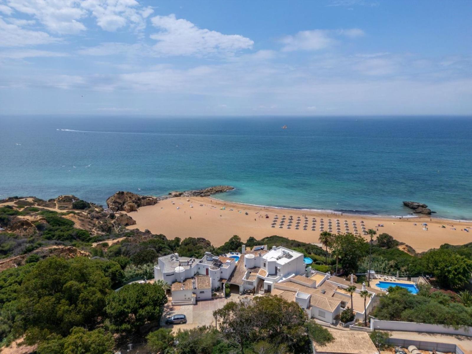 Luxurious Beachfront De La With Private Acces Albufeira