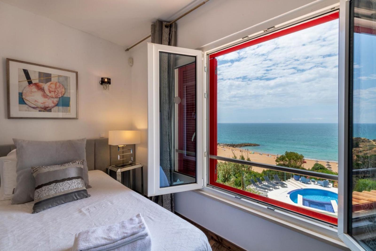 Luxurious Beachfront De La With Private Acces *