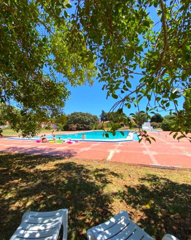 Vilanova, T0 - Modern Flat At Oura On The Strip With Balcony With View To The Pool, Pool Access, Lift And Air Conditioning Appartement