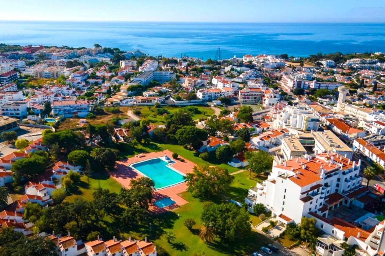 Appartement Vilanova, T0 - Modern Flat At Oura On The Strip With Balcony With View To The Pool, Pool Access, Lift And Air Conditioning Albufeira