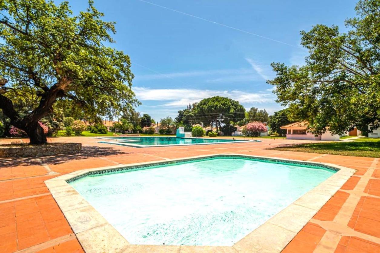 Vilanova, T0 - Modern Flat At Oura On The Strip With Balcony With View To The Pool, Pool Access, Lift And Air Conditioning * Albufeira