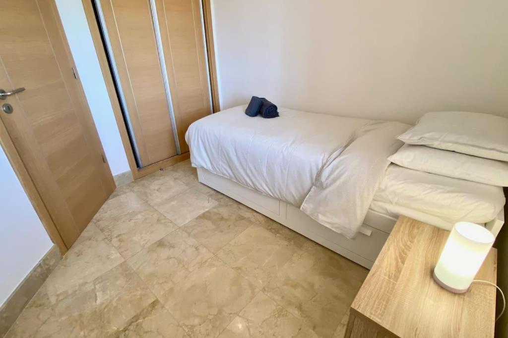 Apartment 2-bedroom Apt In Newtown W Pool