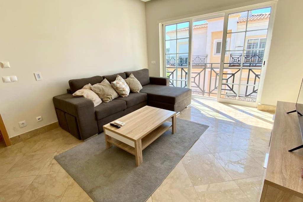 2-bedroom Apt In Newtown W Pool