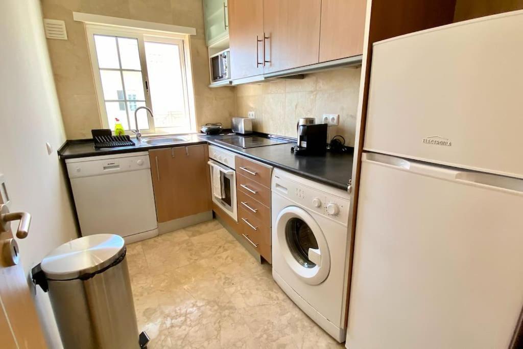 Apartment 2-bedroom Apt In Newtown W Pool