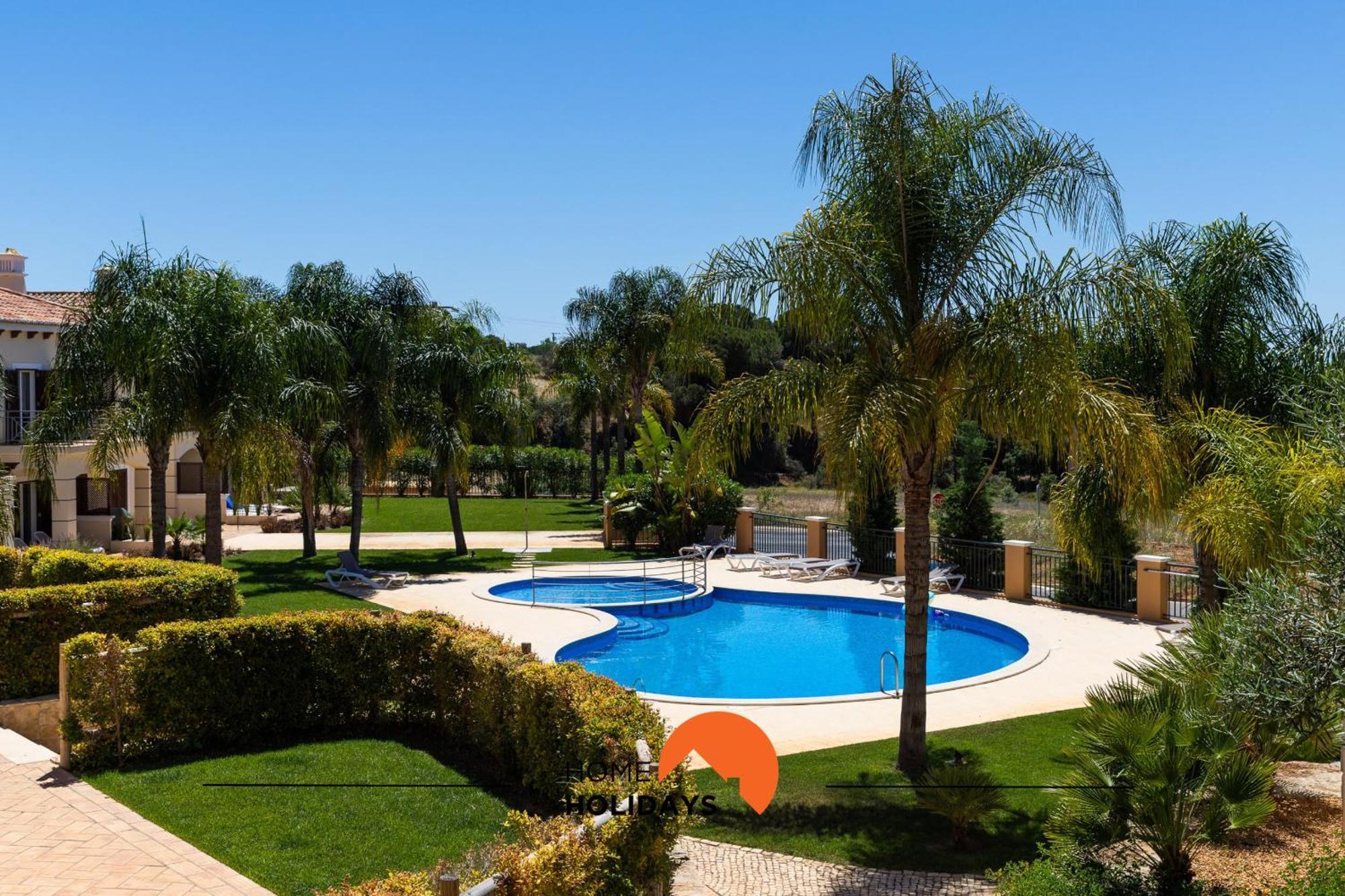 #142 Spacious With Garden, Pool And Private Park *