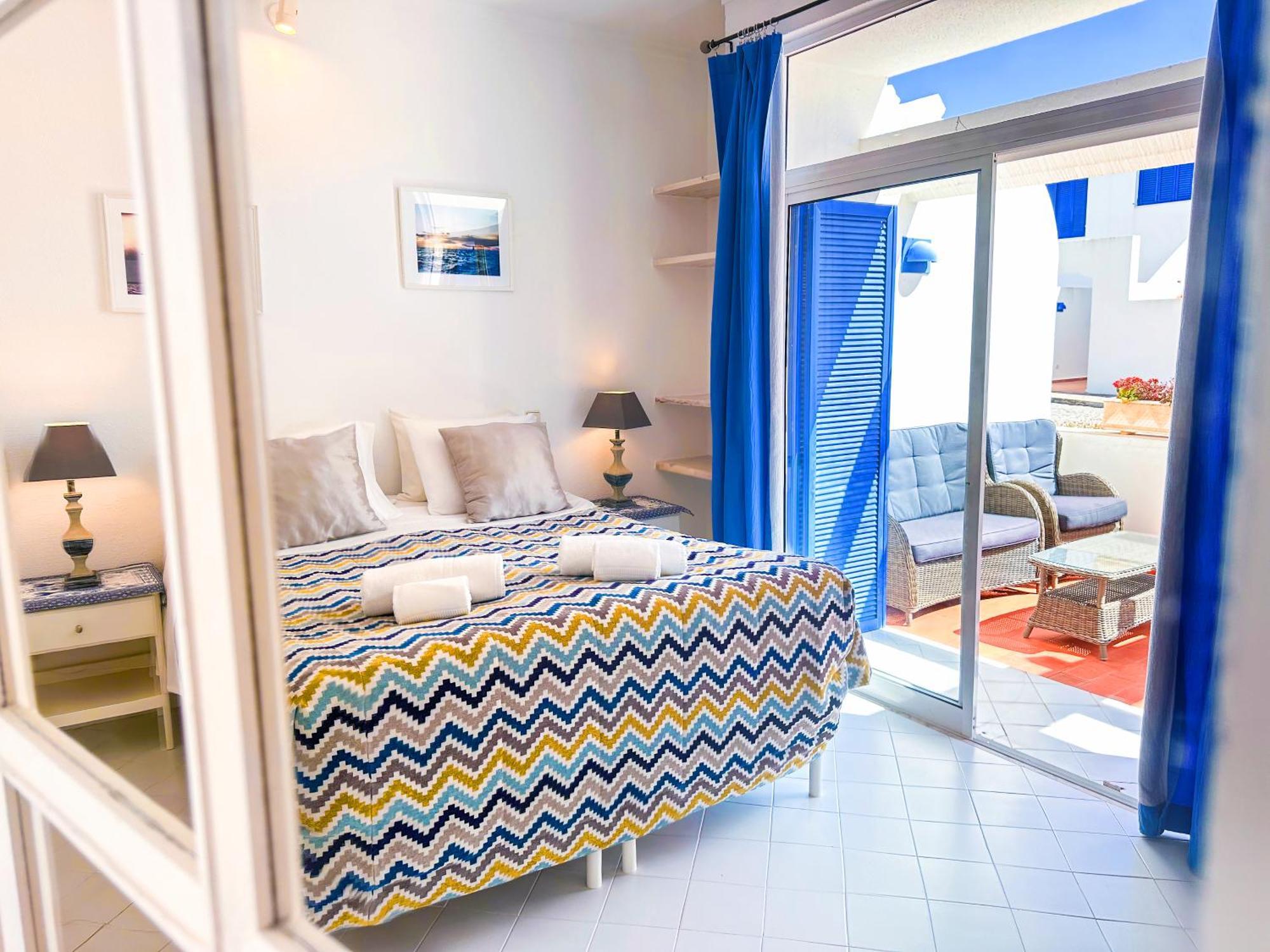 Ocean Breeze Windmill By Becherish Apartment