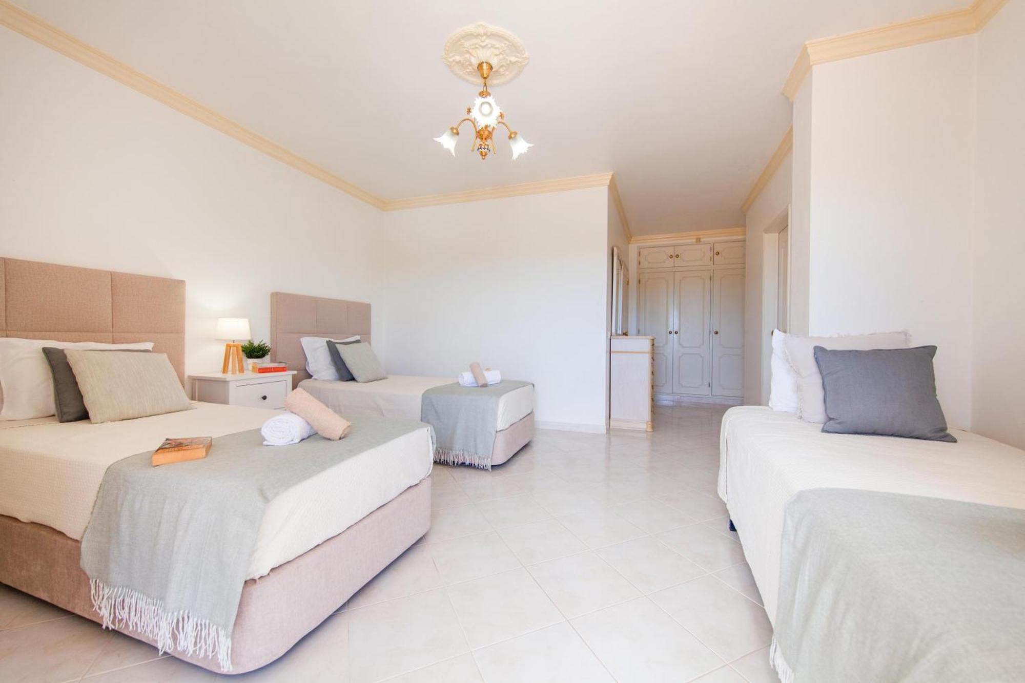 Villa Paloma By Algarve Vacation Albufeira