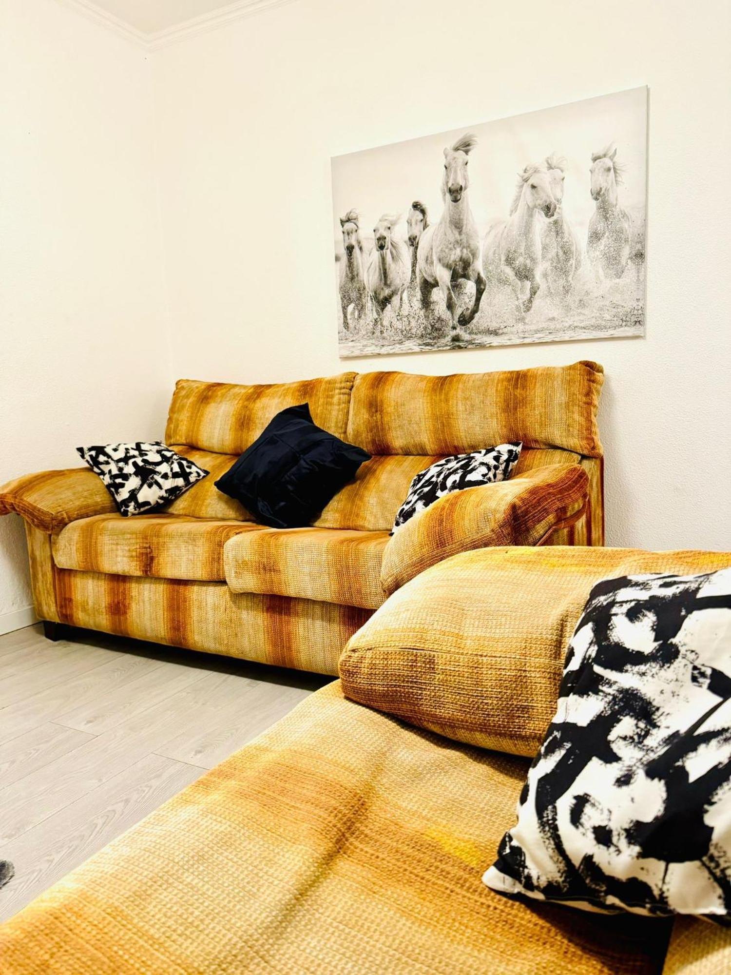 T4 Apartment