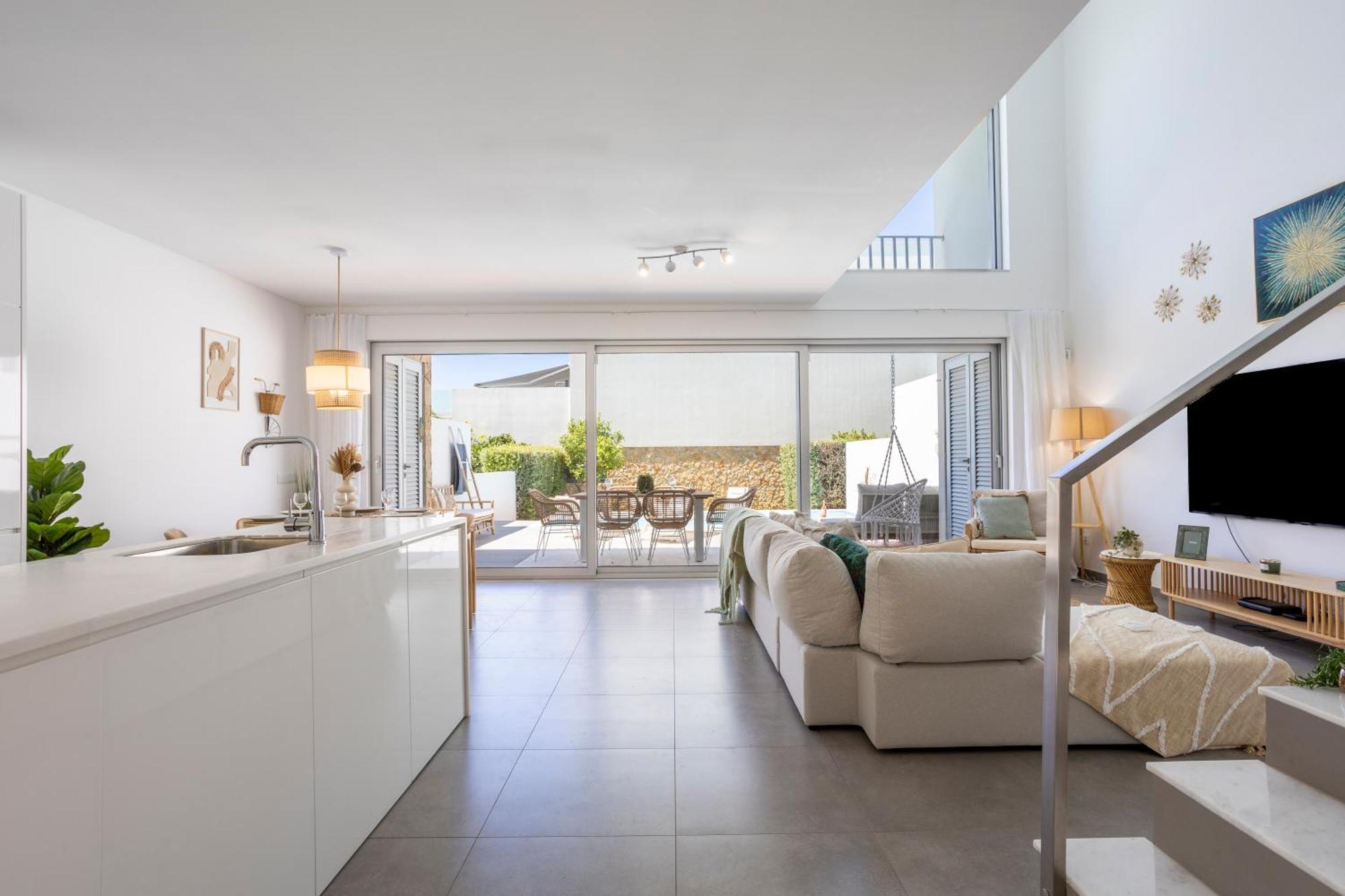 Stylish 3-bedroom Haven With A Private Pool Casa de férias *