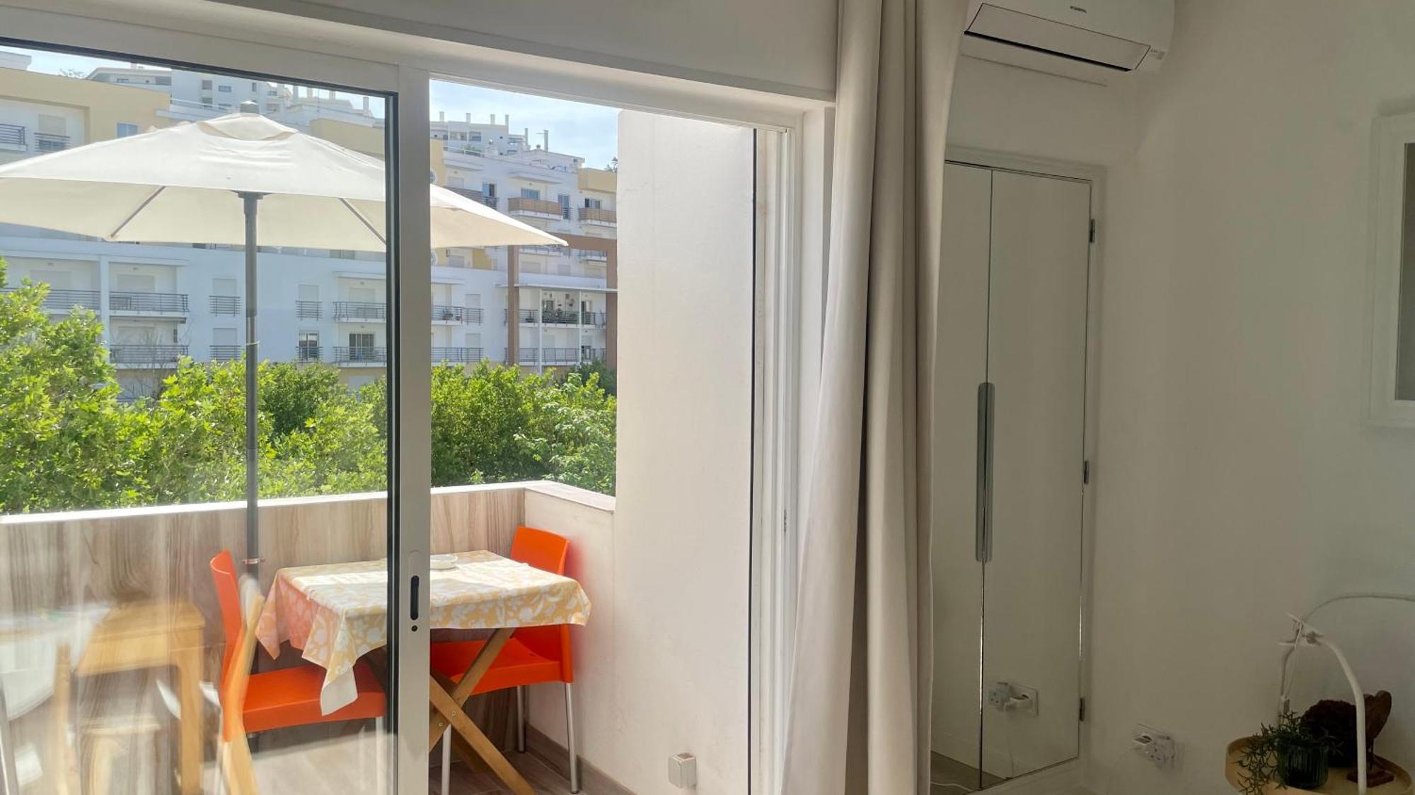 Studio Liberdade By Calyferias