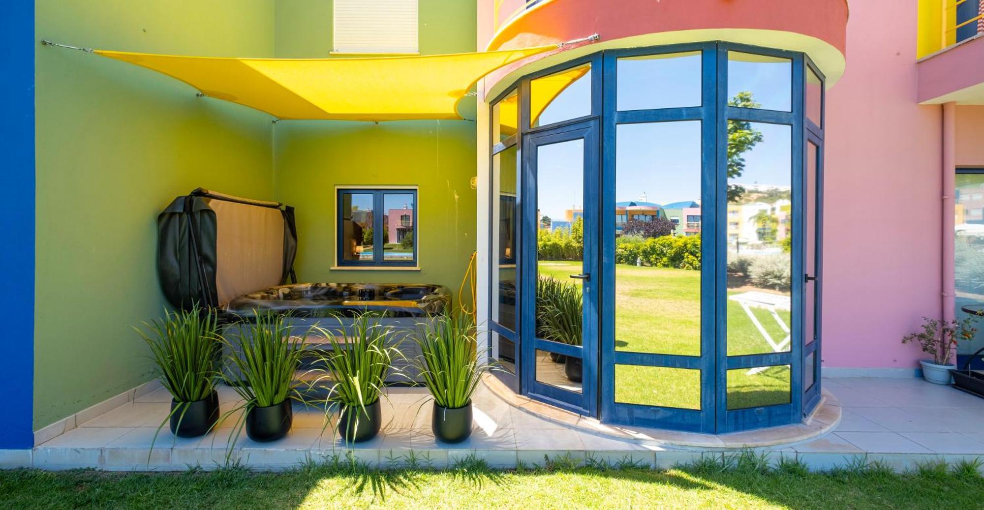 Villa Romantic With Private Hot Tub & Parking - Big Pool - Marina Access *