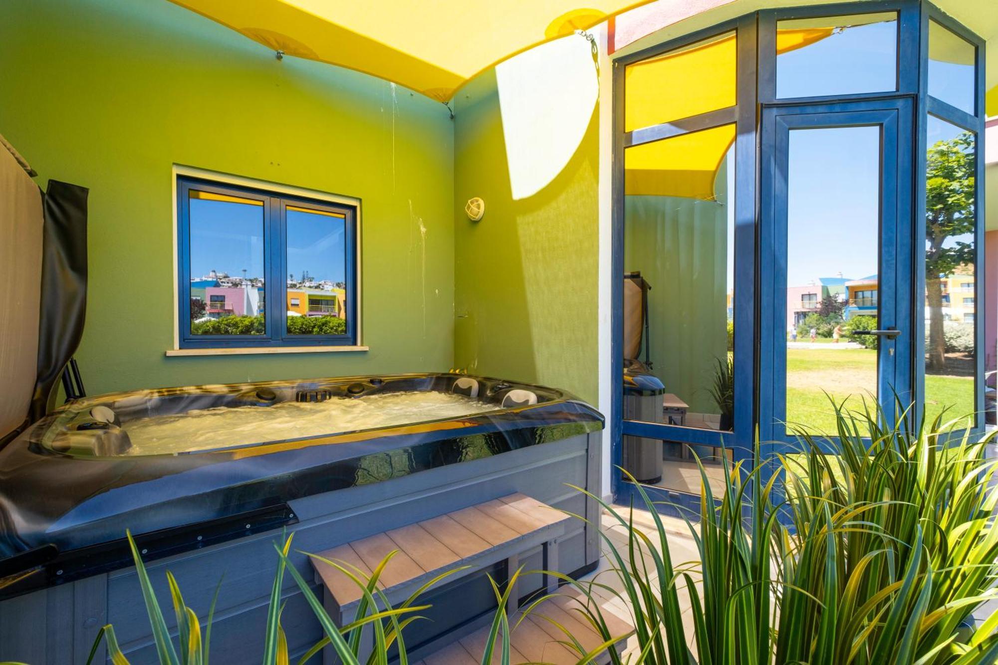 Villa Romantic With Private Hot Tub & Parking - Big Pool - Marina Access